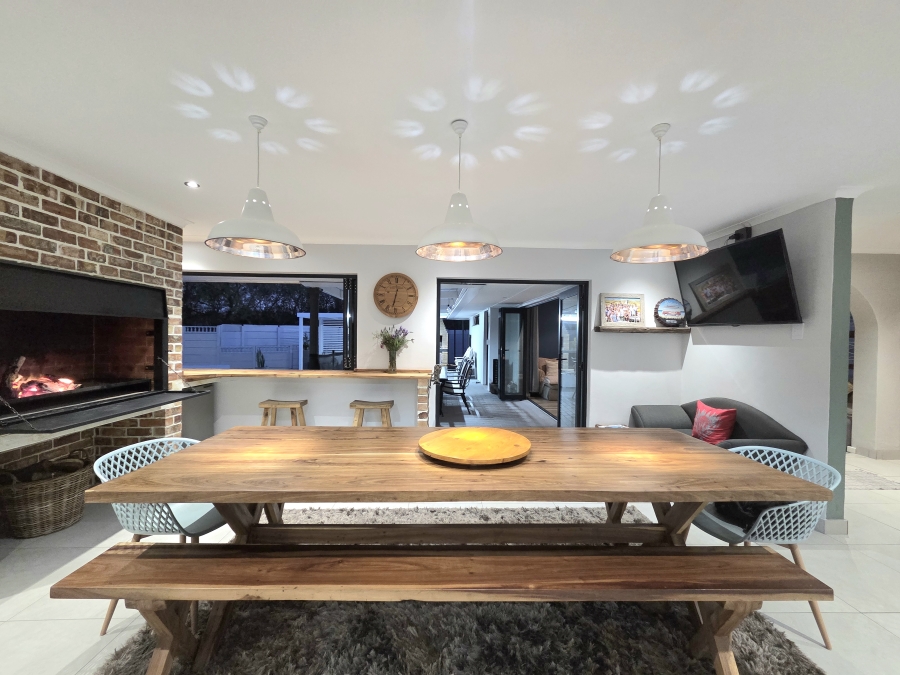 5 Bedroom Property for Sale in Eversdal Western Cape